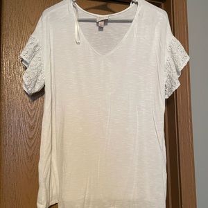 White Blouse with Lace Sleeve